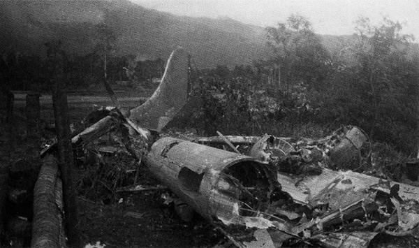 Pacific Wrecks - B-17E 41-2639 in a revetment at Turnbull Airfield (No ...