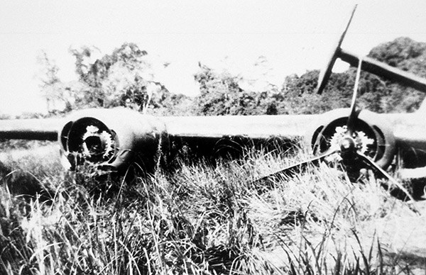 Pacific Wrecks - B-24D Liberator 42-40885 Right Wing With No. 3 And No ...